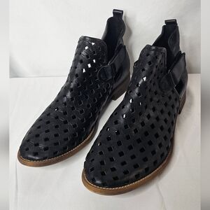 Anthropologie Musse & Cloud Caila Eu 41/US 10 Black Cutout Ankle Booties Spain